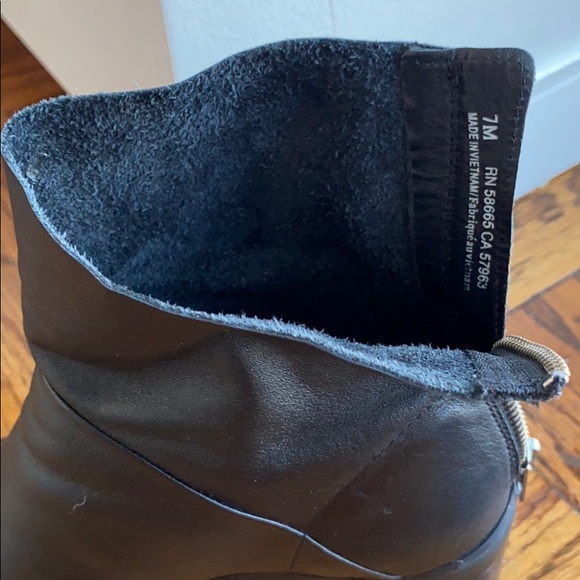 Leather ankle bootie, block heel, back zipper - Picture 4 of 4